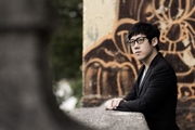 张昊辰再度来深，携“超越奏鸣曲”构筑钢琴哲思